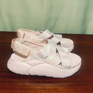 UGG  Pale Pink LA Cloud Sporty Platform Sandals  Sneakers Women’s 7